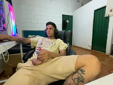 Max TheHorseDick online show from March 2026 04:07:01 PM