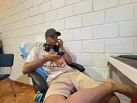 Max TheHorseDick online show from January 2026 01:31:02 AM