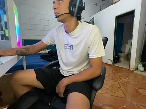 Max TheHorseDick online show from April 2026 04:10:02 PM