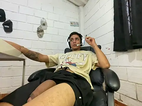 Max TheHorseDick online show from June 2026 04:28:01 PM