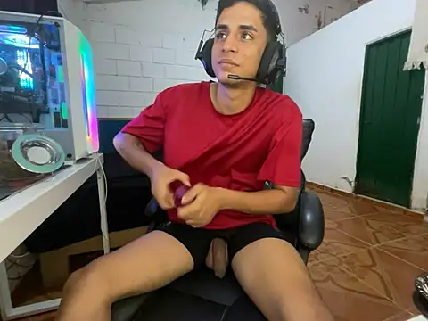 Max TheHorseDick online show from April 2026 05:52:02 PM