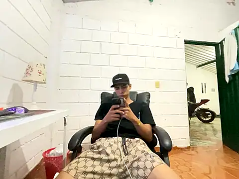 Max TheHorseDick online show from November 2025 01:59:02 AM