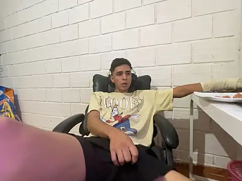 Max TheHorseDick online show from March 2026 07:14:02 PM