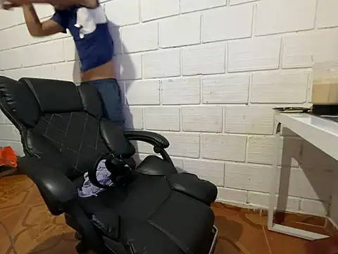 Max TheHorseDick online show from March 2026 03:32:01 AM