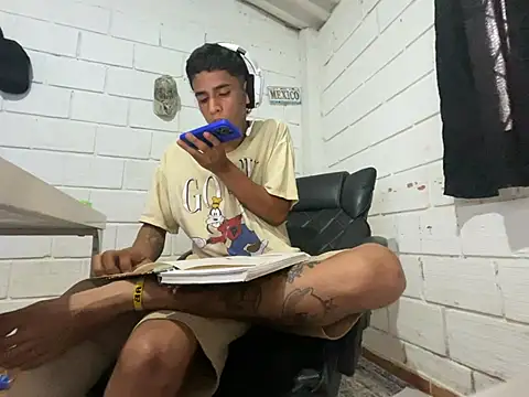 Max TheHorseDick online show from July 2026 04:39:02 PM