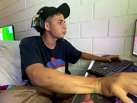 Max TheHorseDick online show from January 2026 04:38:01 AM