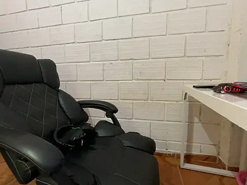 Max TheHorseDick online show from March 2026 04:49:02 AM