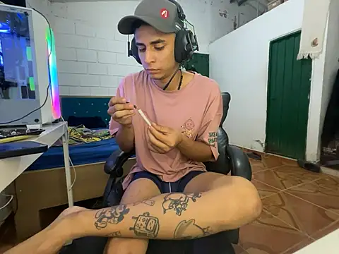 Max TheHorseDick online show from April 2026 10:28:02 PM