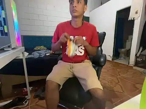 Max TheHorseDick online show from April 2026 04:47:01 AM