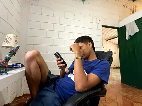 Max TheHorseDick online show from November 2025 09:04:01 PM