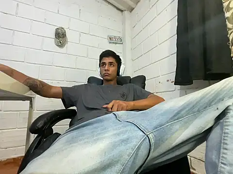 Max TheHorseDick online show from July 2026 02:51:02 AM