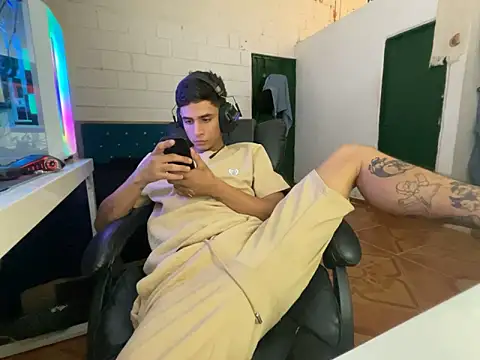 Max TheHorseDick online show from March 2026 07:07:01 PM