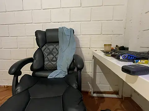 Max TheHorseDick online show from February 2026 11:49:01 PM