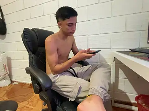 Max TheHorseDick online show from February 2026 02:29:02 AM