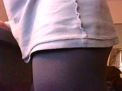 Snapshot of SDtinycok chatting on November 2025 08:25:01 PM SDtinycok online show from November 2025 08:25:01 PM