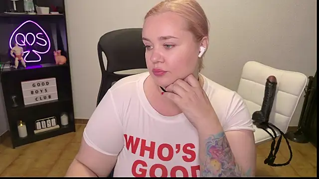 Snapshot of MargotGrey chatting on June 2026 11:54:02 AM MargotGrey online show from June 2026 11:54:02 AM