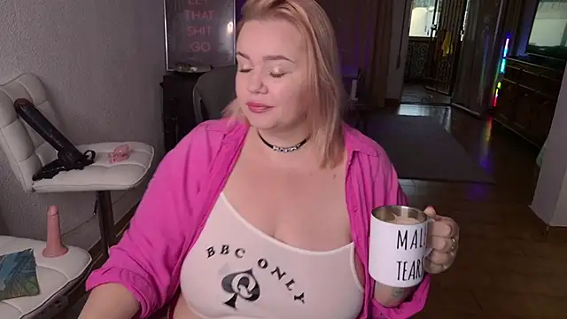 Snapshot of MargotGrey chatting on November 2025 04:34:01 PM MargotGrey online show from November 2025 04:34:01 PM