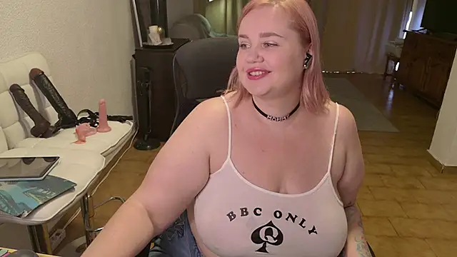 Snapshot of MargotGrey chatting on November 2025 01:11:01 PM MargotGrey online show from November 2025 01:11:01 PM