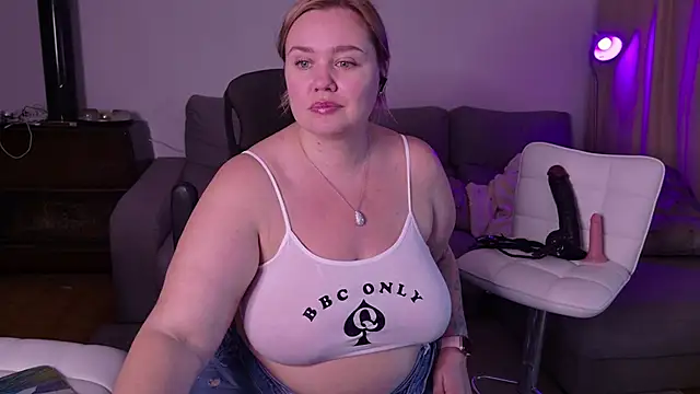 Snapshot of MargotGrey chatting on March 2025 05:18:02 PM MargotGrey online show from March 2025 05:18:02 PM