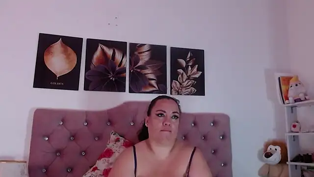 Snapshot of -helen chatting on September 2025 05:56:01 PM -helen online show from September 2025 05:56:01 PM