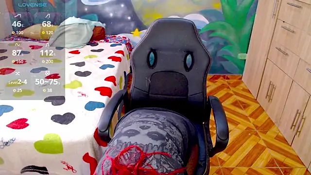 Eimy lorens online show from November 2025 05:34:01 PM