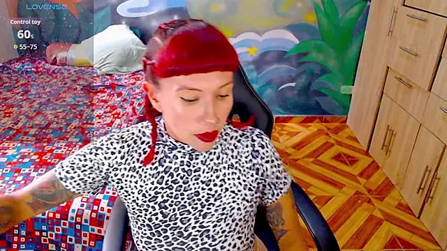 Eimy lorens online show from October 2025 07:54:02 PM