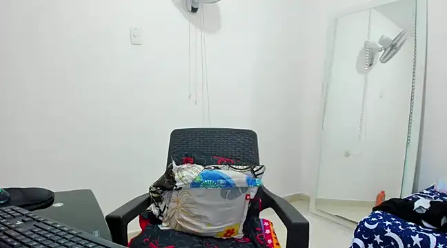 HUGEBOOBS MILF online show from December 2024 05:02:01 AM