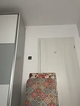 snow flakee online show from February 2026 06:26:01 AM