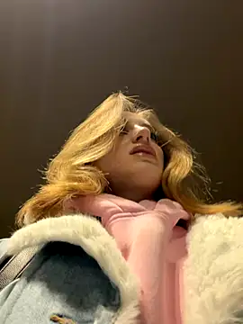 Snapshot of -AngelAri- chatting on November 2025 06:01:02 PM -AngelAri- online show from November 2025 06:01:02 PM