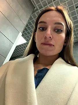 Snapshot of -AngelAri- chatting on November 2025 09:15:01 PM -AngelAri- online show from November 2025 09:15:01 PM