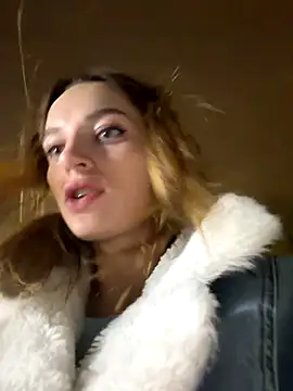 Snapshot of -AngelAri- chatting on November 2025 09:19:01 PM -AngelAri- online show from November 2025 09:19:01 PM