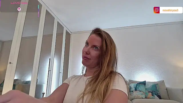 novaforyou1 online show from October 2025 01:23:02 PM