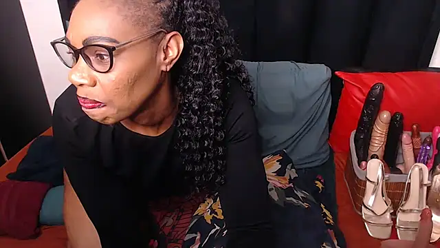 sexybootylicious online show from September 2025 05:01:02 PM
