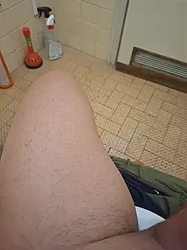 Snapshot of Frossi94 chatting on December 2025 03:44:02 PM Frossi94 online show from December 2025 03:44:02 PM