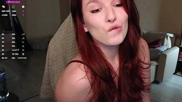 Snapshot of Val_lava chatting on November 2025 08:31:01 PM Val lava online show from November 2025 08:31:01 PM