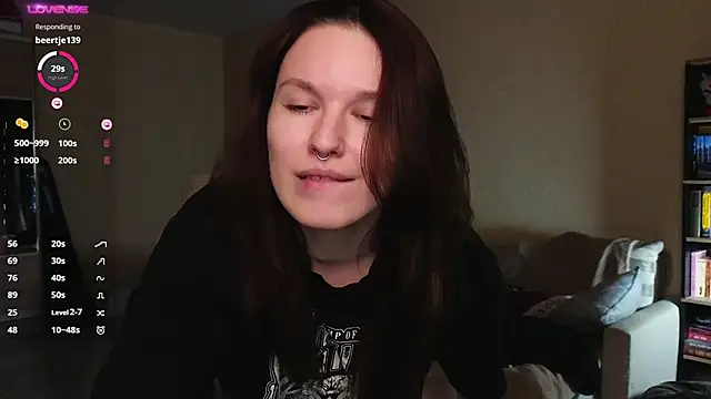 Snapshot of Val_lava chatting on May 2026 08:35:01 PM Val lava online show from May 2026 08:35:01 PM