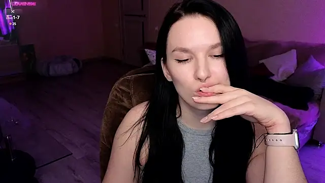 Snapshot of Val_lava chatting on March 2025 10:20:01 PM Val lava online show from March 2025 10:20:01 PM