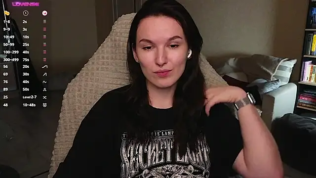 Snapshot of Val_lava chatting on May 2026 08:59:02 PM Val lava online show from May 2026 08:59:02 PM