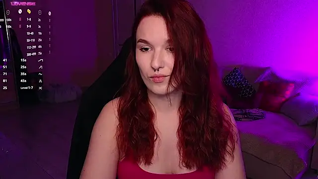 Snapshot of Val_lava chatting on September 2025 08:37:02 PM Val lava online show from September 2025 08:37:02 PM