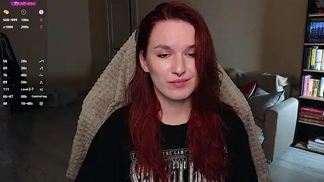 Snapshot of Val_lava chatting on November 2025 08:08:02 PM Val lava online show from November 2025 08:08:02 PM