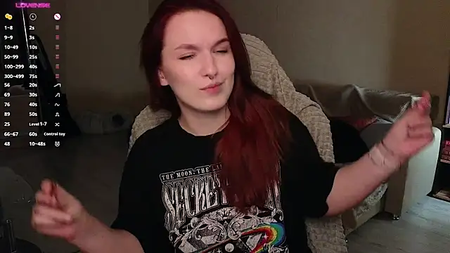 Snapshot of Val_lava chatting on November 2025 08:23:02 PM Val lava online show from November 2025 08:23:02 PM