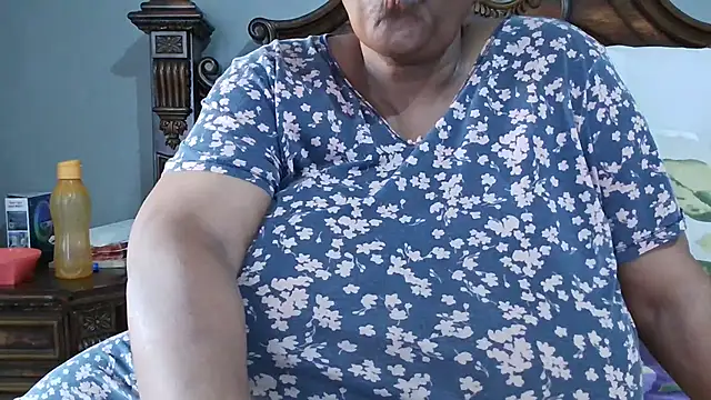 Snapshot of SEXYBOOBSNASS chatting on October 2025 02:51:01 PM SEXYBOOBSNASS online show from October 2025 02:51:01 PM
