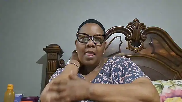 Snapshot of SEXYBOOBSNASS chatting on October 2025 09:04:02 PM SEXYBOOBSNASS online show from October 2025 09:04:02 PM