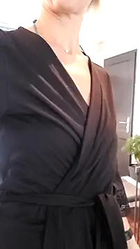 Snapshot of dancing_sexy_doll chatting on September 2025 10:09:02 AM dancing sexy doll online show from September 2025 10:09:02 AM