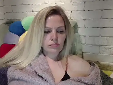 Snapshot of Angel_girllovemy chatting on March 2025 04:45:01 PM Angel girllovemy online show from March 2025 04:45:01 PM