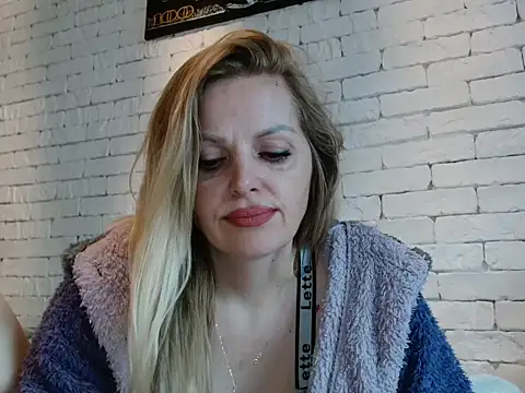 Snapshot of Angel_girllovemy chatting on October 2025 09:22:02 AM Angel girllovemy online show from October 2025 09:22:02 AM