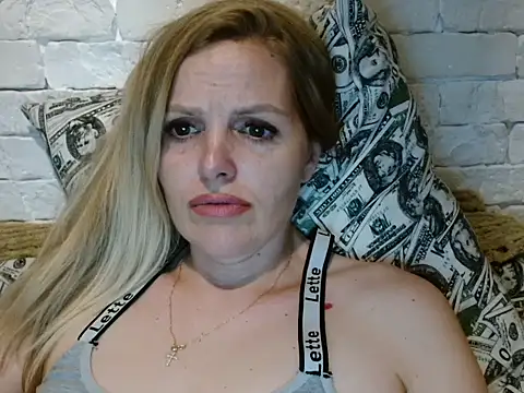 Snapshot of Angel_girllovemy chatting on September 2025 07:41:01 PM Angel girllovemy online show from September 2025 07:41:01 PM