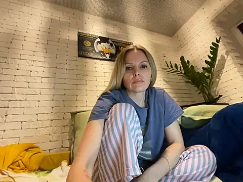 Snapshot of Angel_girllovemy chatting on March 2025 04:58:02 PM Angel girllovemy online show from March 2025 04:58:02 PM