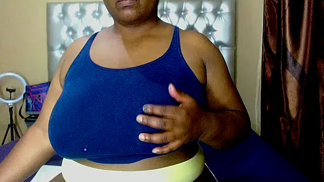 Snapshot of missboobsxx chatting on October 2025 12:59:02 PM missboobsxx online show from October 2025 12:59:02 PM