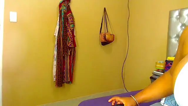 Snapshot of missboobsxx chatting on November 2025 08:25:01 PM missboobsxx online show from November 2025 08:25:01 PM